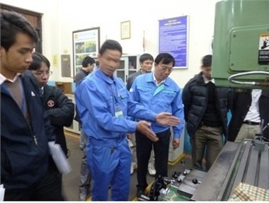 Hội thảo chuyển giao công nghệ về hiệu chỉnh độ chính xác của máy phay vạn năng