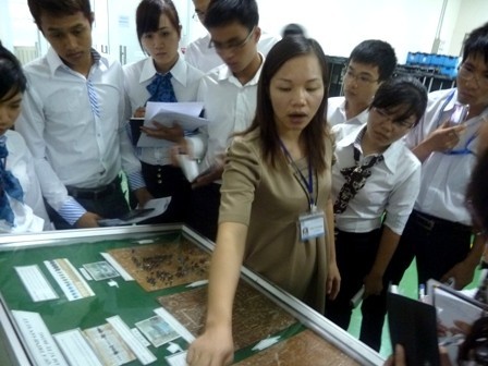 Hoạt động thăm quan doanh nghiệp cho sinh viên