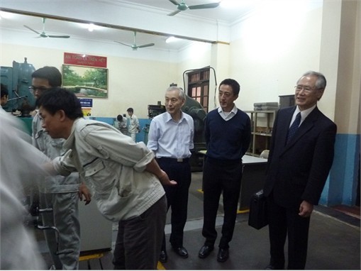 Các doanh nghiệp đến thăm Trường và Dự án