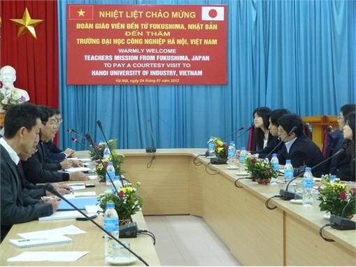 Các doanh nghiệp đến thăm Trường và Dự án