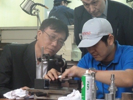 HaUI Lecturers Participated in JAVADA’s Skill Test Seminar on Lathes