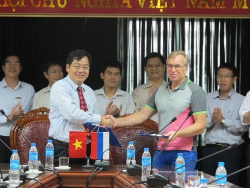 Vice – Rector of Kazan National Research Technological University visited Hanoi University of Industry (HaUI)