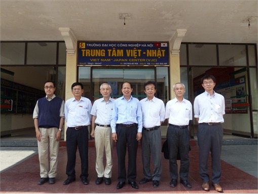 Tiếp đoàn cán bộ JAVADA đến thăm và làm việc với trường