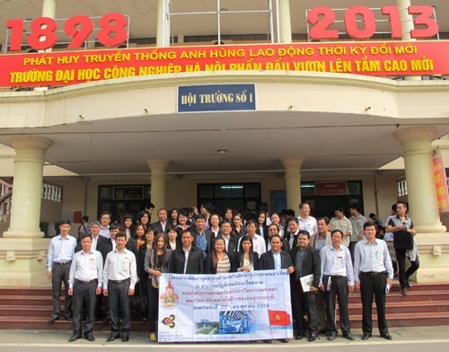 University of Technology Suvarnabhumi delegation visited and worked with Hanoi University of Industry