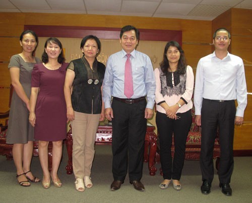 Guangxi Normal University delegation visited and worked with Hanoi University of Industry