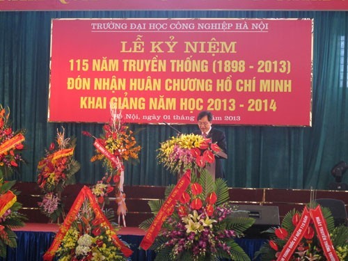 Hanoi University of Industry organizes a ceremony for its 115 th anniversary of establishment, Ho Chi Minh Medal award, and New school year.