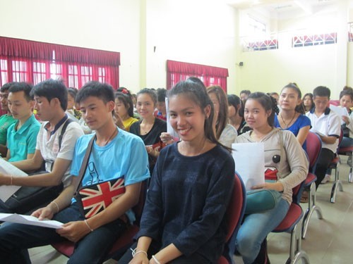 Meeting with officers, lecturers, students from Lao
