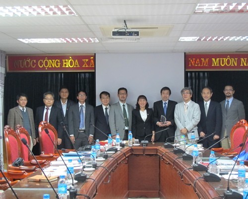 Fukui University delegation visited and worked with Hanoi University of Industry