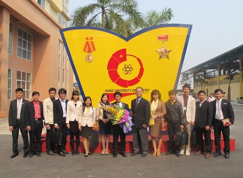 DENSO Company donated books to Hanoi University of Industry