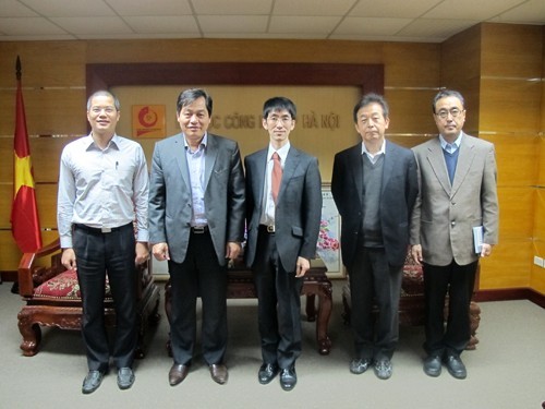 Senior Advisor of JICA Vietnam visited and worked with Hanoi University of Industry