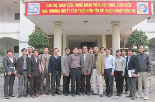 Chuyên gia, cán bộ trường Đại học Công nghiệp Hà Nội chuyển giao công nghệ cho trường Cao đẳng nghề Kỹ thuật Công nghệ