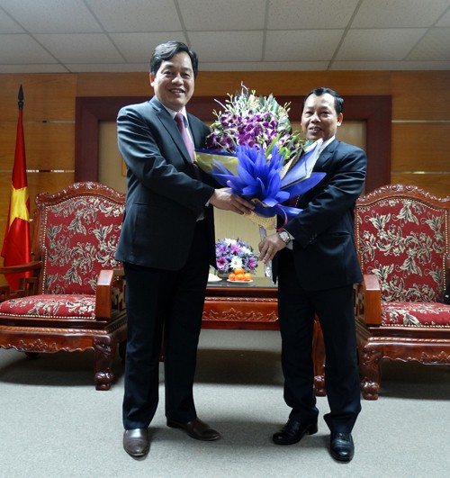Trao quyết định bổ nhiệm Phó Hiệu trưởng trường Đại học Công nghiệp Hà Nội