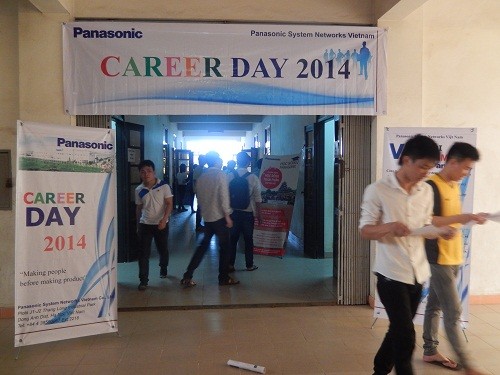 Ngày hội việc làm trường Đại học Công nghiệp Hà Nội năm 2014