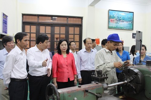 Đoàn Lãnh đạo Thành ủy Hà Nội và Đảng ủy Khối Công nghiệp Hà Nội thăm và làm việc tại trường