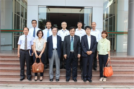 Đoàn đại biểu Bộ Lao động, Phúc lợi và Xã hội Nhật Bản đến thăm trường