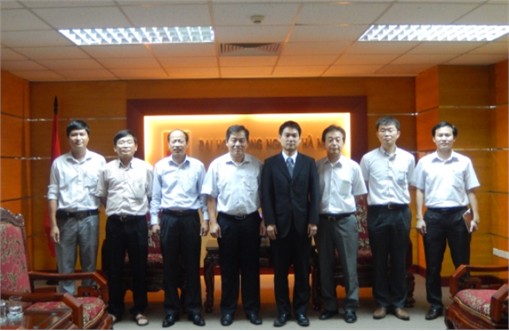 JICA short term expert of FPGA field worked at HaUI-JICA project