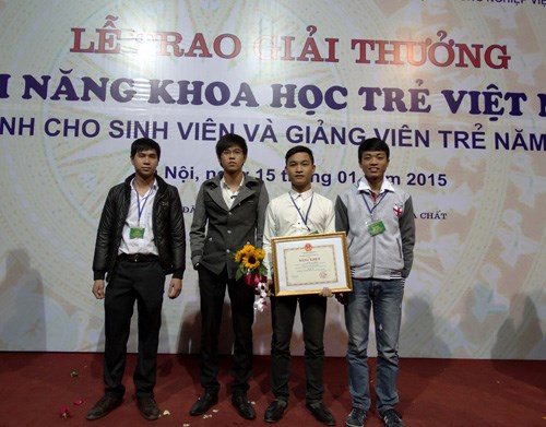 Sinh viên của trường nhận giải thưởng “Tài năng khoa học trẻ Việt Nam”