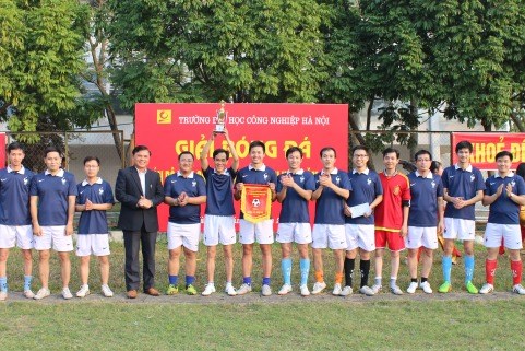 Bế mạc giải bóng đá CBVC-HSSV năm 2014