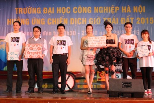 Đại học Công nghiệp Hà Nội hưởng ứng chiến dịch `Giờ trái đất xanh 2015`