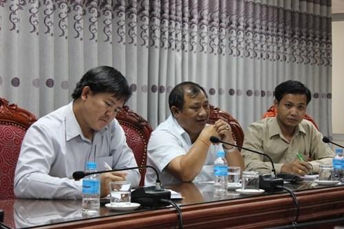 Rector of Vientiane-Hanoi Friendship Vocational College Visits HaUI