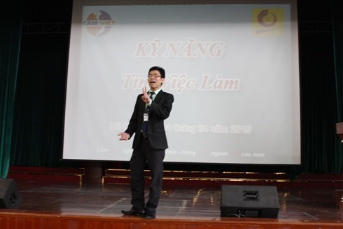 2015 Course on Job seeking skills and Nitori international scholarship award