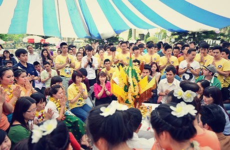 Bunpimay Festival in HaUI