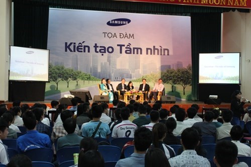 HaUI students has a talk with the CEO of Samsung Vietnam