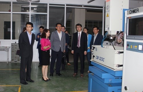 Delegation of Korean Ministry of Trade, Industry and Energy pays a visit to HaUI