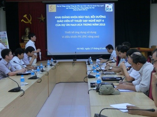 Khai giảng khóa đào tạo “Thiết kế ứng dụng sử dụng vi điều khiển PIC”