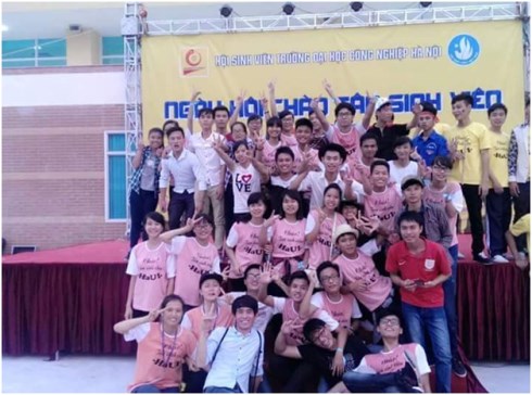 Chương trình chào tân SV K10 của trường Đại học Công nghiệp Hà Nội