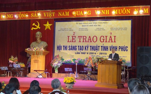 TS. Trịnh Trọng Chưởng nhận giải Nhì - Hội thi Sáng tạo kỹ thuật tỉnh Vĩnh Phúc lần thứ V (2014-2015)