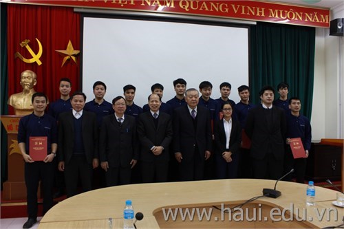 The closing ceremony of Meister 5 technician training course