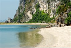 Dã ngoại Vân Đôn, những cảm xúc tuyệt đẹp của cuộc đời làm sinh viên York St John