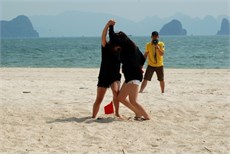 Dã ngoại Vân Đôn, những cảm xúc tuyệt đẹp của cuộc đời làm sinh viên York St John