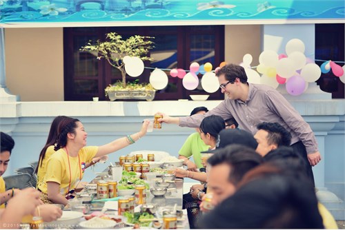 Tổ chức Tết cổ truyền nước CHDCND Lào (Bunpimay năm 2558)