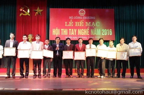 Sinh viên khoa Công nghệ Ôtô trường ĐHCN Hà Nội đạt giải nhất cuộc thi nghề Công nghệ ô tô cấp Bộ Công Thương.