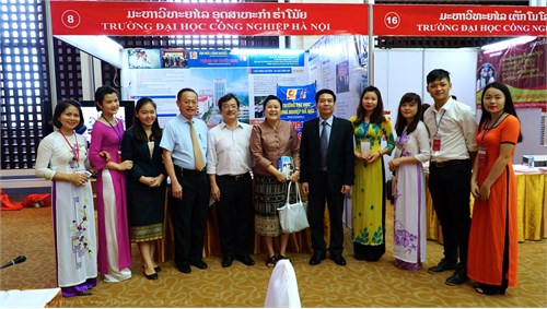 Triển lãm giáo dục đại học Việt Nam lần thứ nhất tại Lào