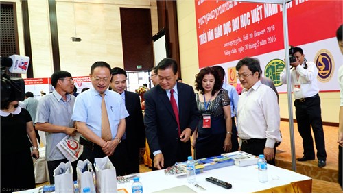 Triển lãm giáo dục đại học Việt Nam lần thứ nhất tại Lào