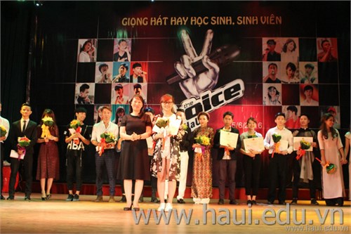Chung kết cuộc thi giọng hát hay HSSV năm 2016