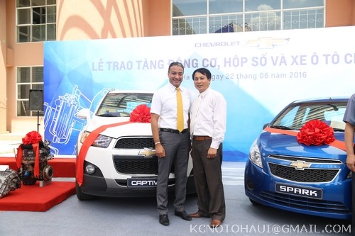 Công ty GM tặng Xe ô tô Capiva cho trường ĐHCN Hà Nội