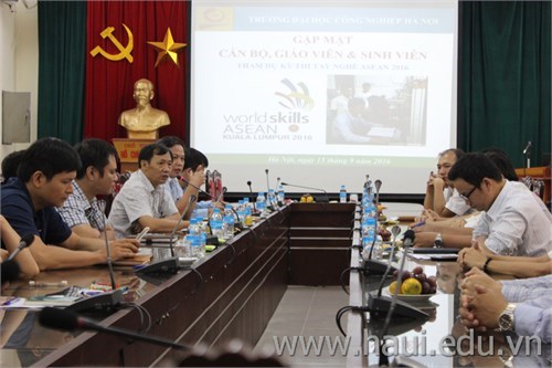 Meeting officials, teachers and students attending 2016 ASEAN Skills Competition