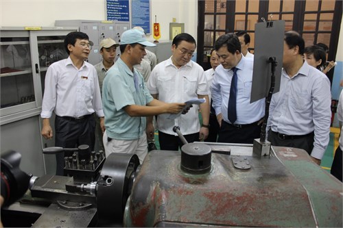 Bí thư Thành ủy Hà Nội Hoàng Trung Hải thăm và làm việc tại Trường Đại học Công nghiệp Hà Nội