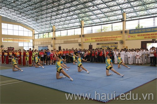 Opening the third Handball Championship for HaUI students – Hong Ha Stationary Cup