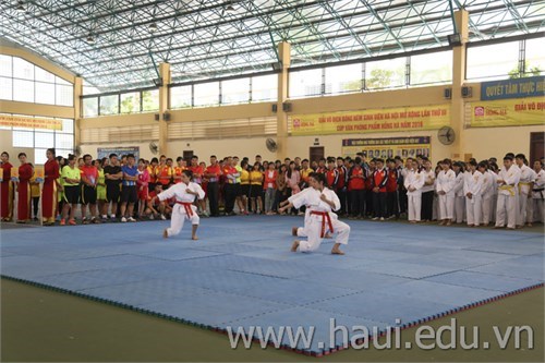 Opening the third Handball Championship for HaUI students – Hong Ha Stationary Cup