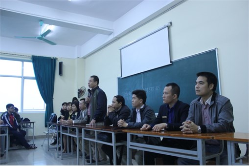 Khoa Công nghệ Hóa tổ chức buổi gặp mặt sinh viên Đại học khóa 11 tại cơ sở 3