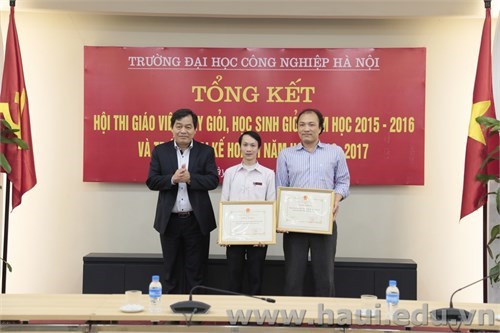 Honouring excellent teachers and students at all levels of 2015-2016 academic year