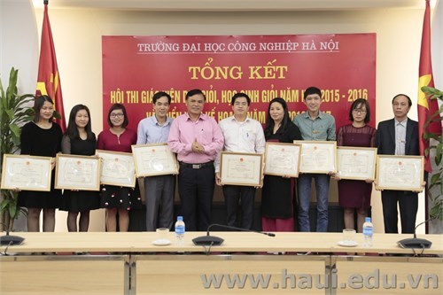 Honouring excellent teachers and students at all levels of 2015-2016 academic year