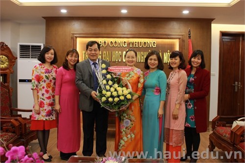 HaUI Rector meets and congratulates the Women Committee in commemoration of International Women’s day March the 8th