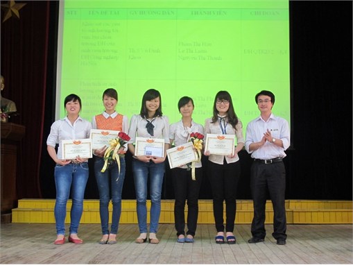 Lễ tổng kết cuộc thi sinh viên nghiên cứu khoa học lần 1 & Phát động cuộc thi sinh viên nghiên cứu khoa học lần thứ 2 (2013).