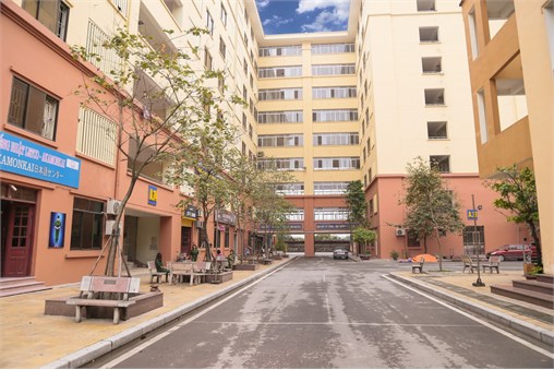 Phục vụ ăn ở trong trong dịp đón tân sinh viên năm 2016 tại Trung tâm Quản lý Ký túc xá